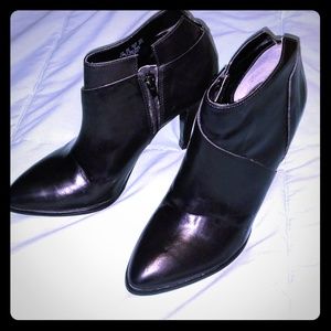 $⬇️ 🖤 Carlos Santana Bootie Heels Size 6.5 🖤
